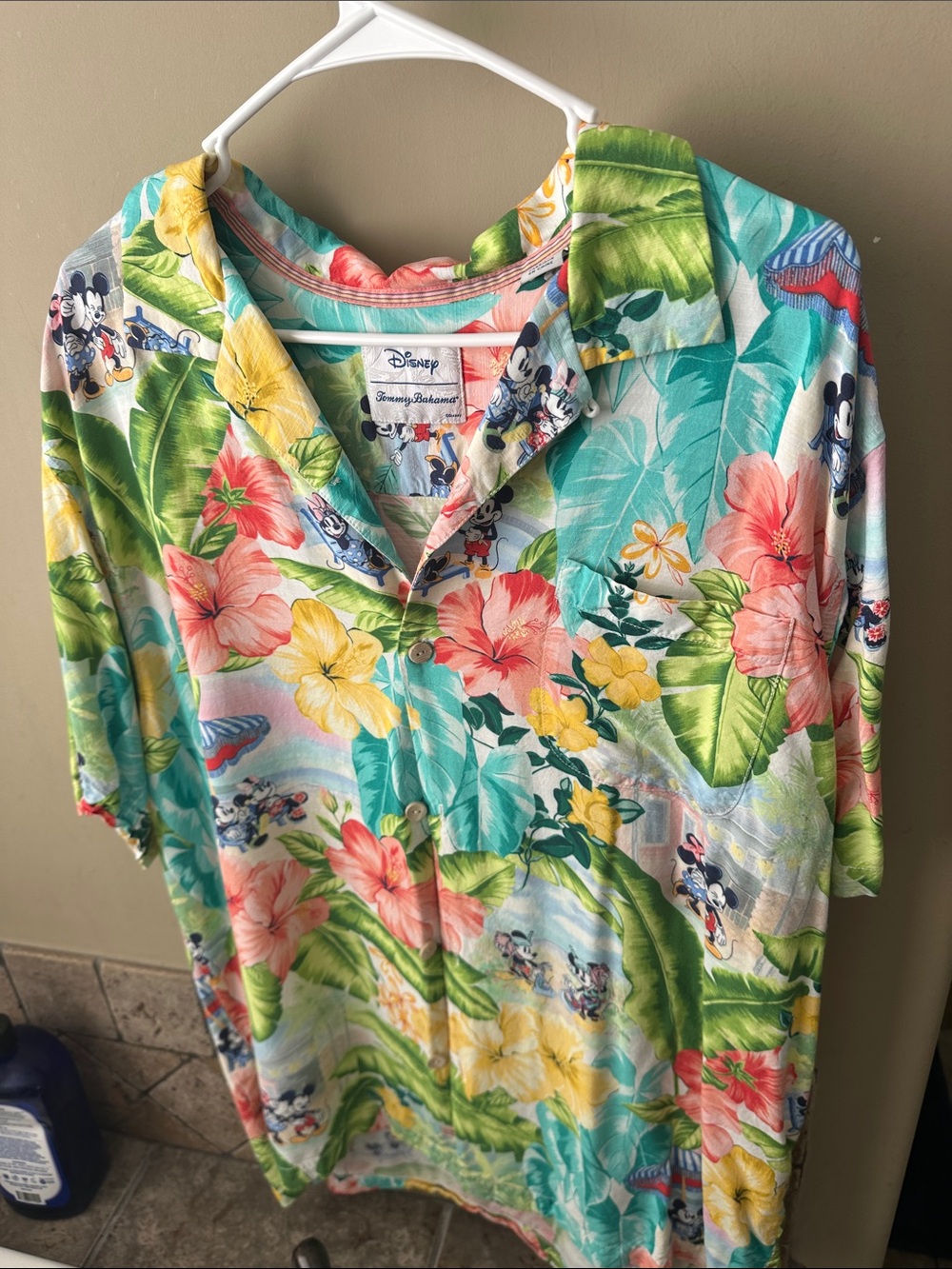 TOMMY BAHAMA DISNEY VERACRUZ CAY POOLSIDE PARTY SHORT SLEEVE BUTTON DOWN SHIRT